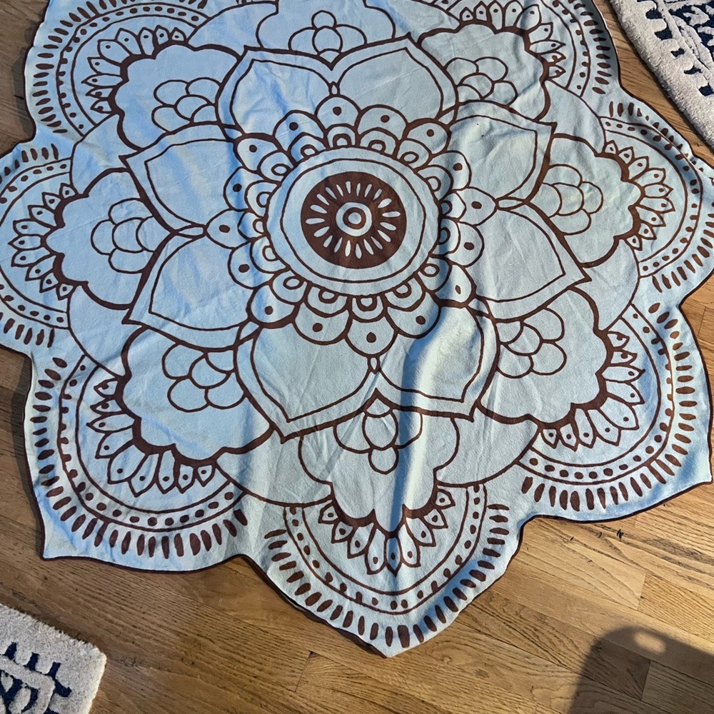 56" ViX Paula Hermanny Tapestry with Mandala Design Like New GUC ❤️❤️